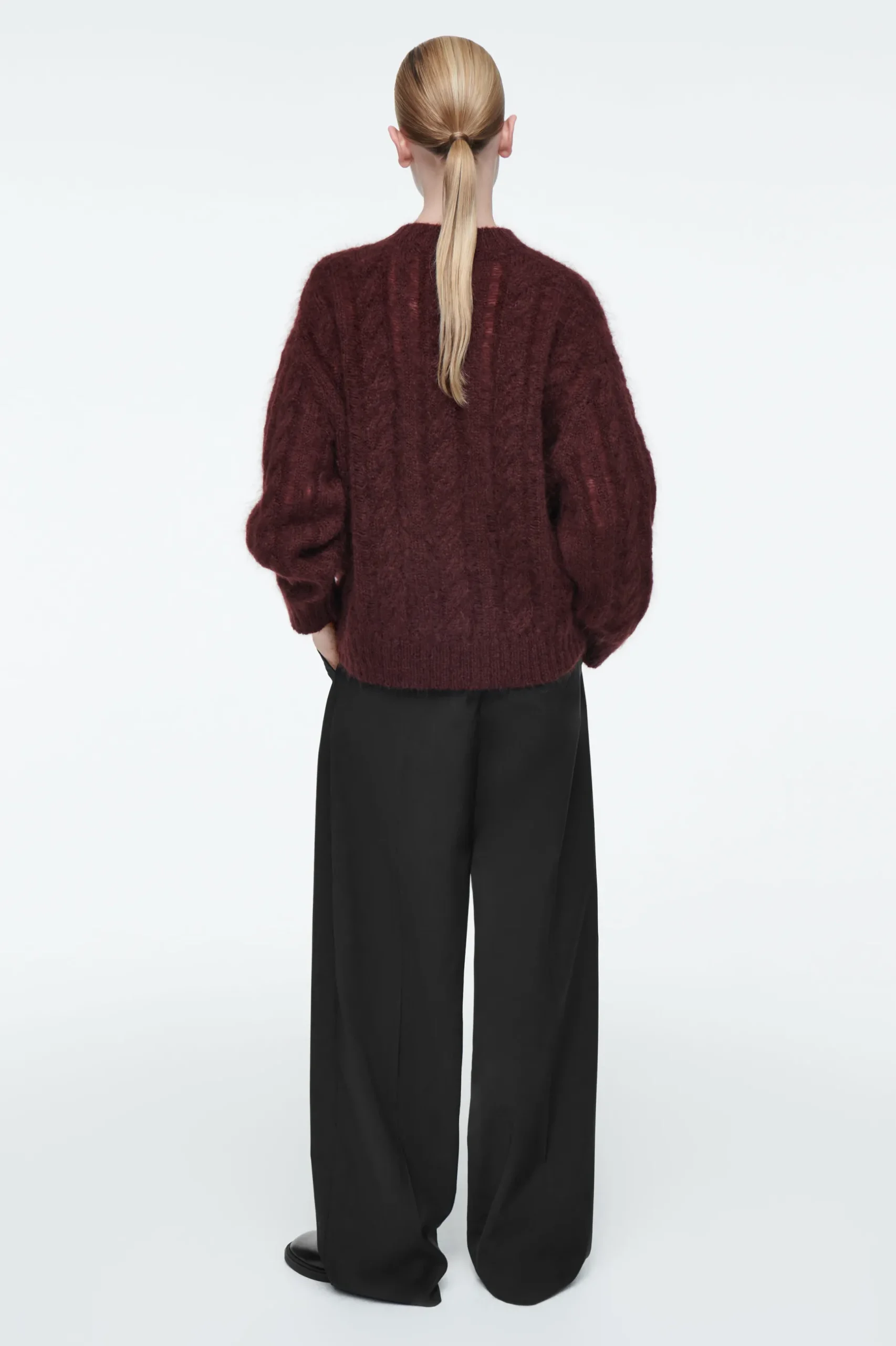 Fashion COS SWETER Z DZIANINY Z MOHEREM O WARKOCZOWYM SPLOCIE