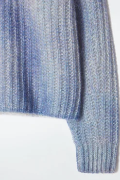 Best COS SWETER Z DZIANINY Z MOHEREM Z DEKOLTEM W SEREK