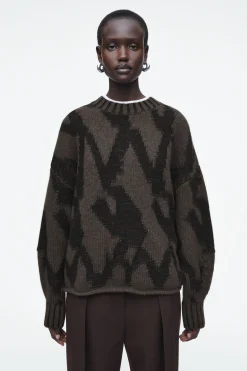 Outlet COS SWETER Z DZIANINY Z WEŁNĄ Z ŻAKARDOWYM WZOREM