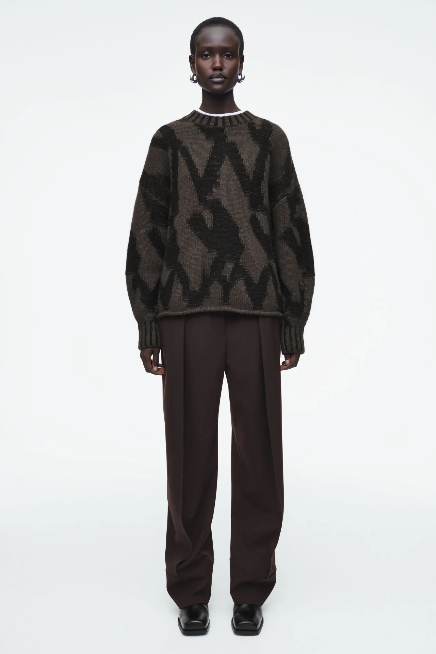 Outlet COS SWETER Z DZIANINY Z WEŁNĄ Z ŻAKARDOWYM WZOREM