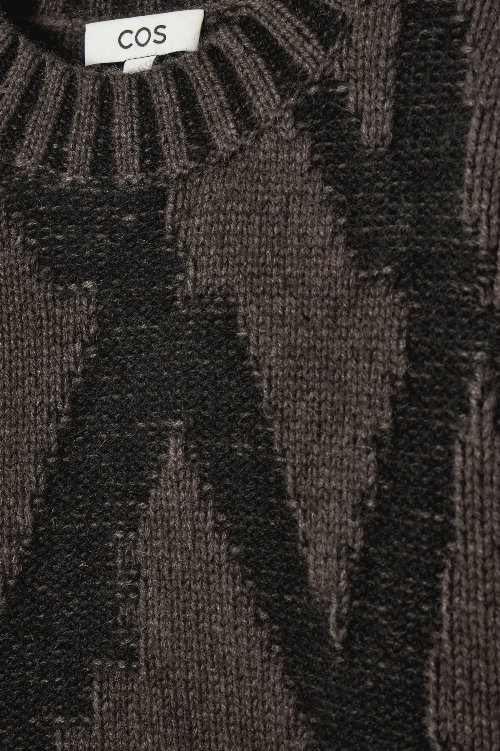 Outlet COS SWETER Z DZIANINY Z WEŁNĄ Z ŻAKARDOWYM WZOREM