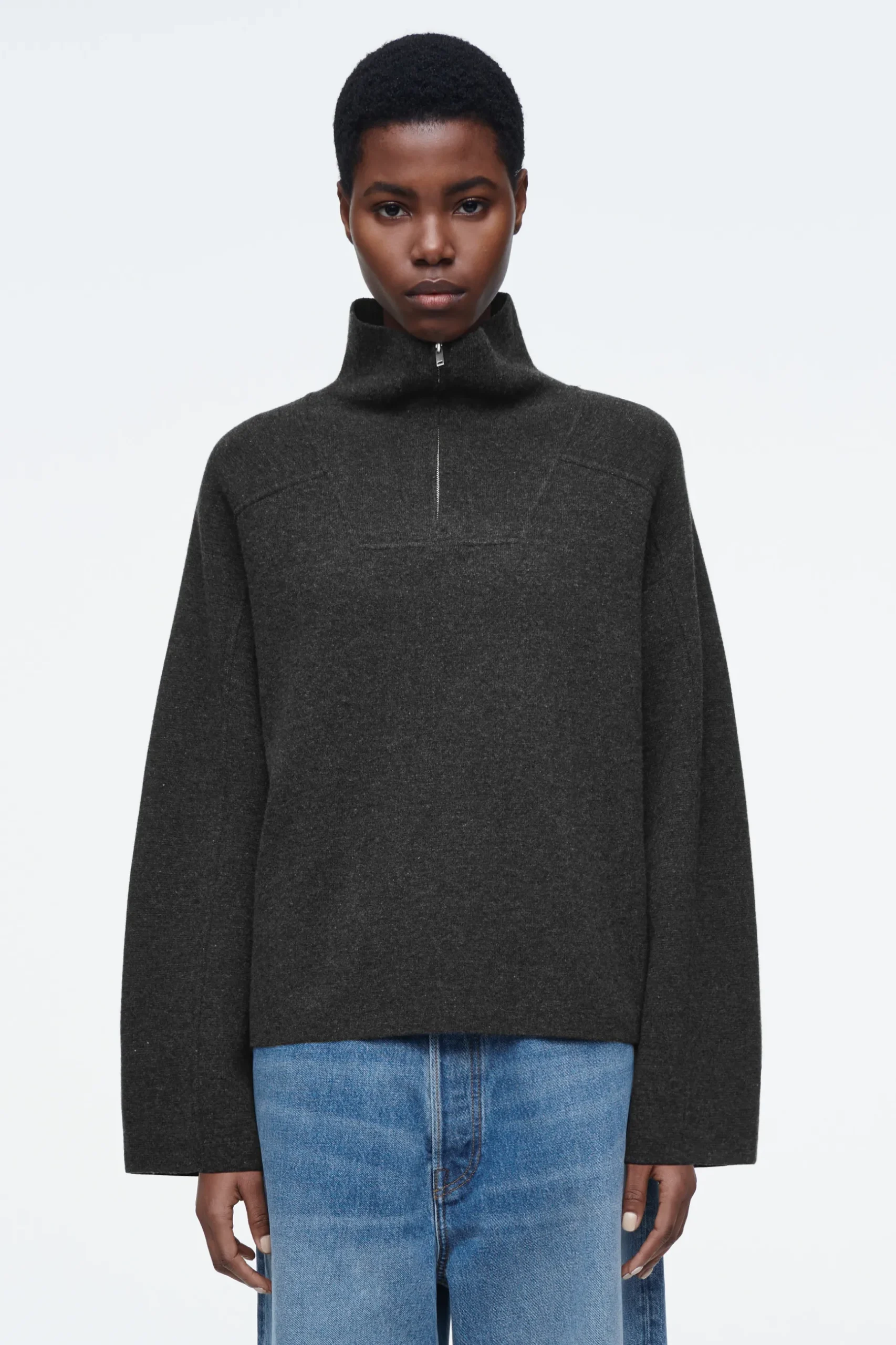 Hot COS SWETER Z WEŁNĄ MERYNOSOWĄ Z KRÓTKIM SUWAKIEM