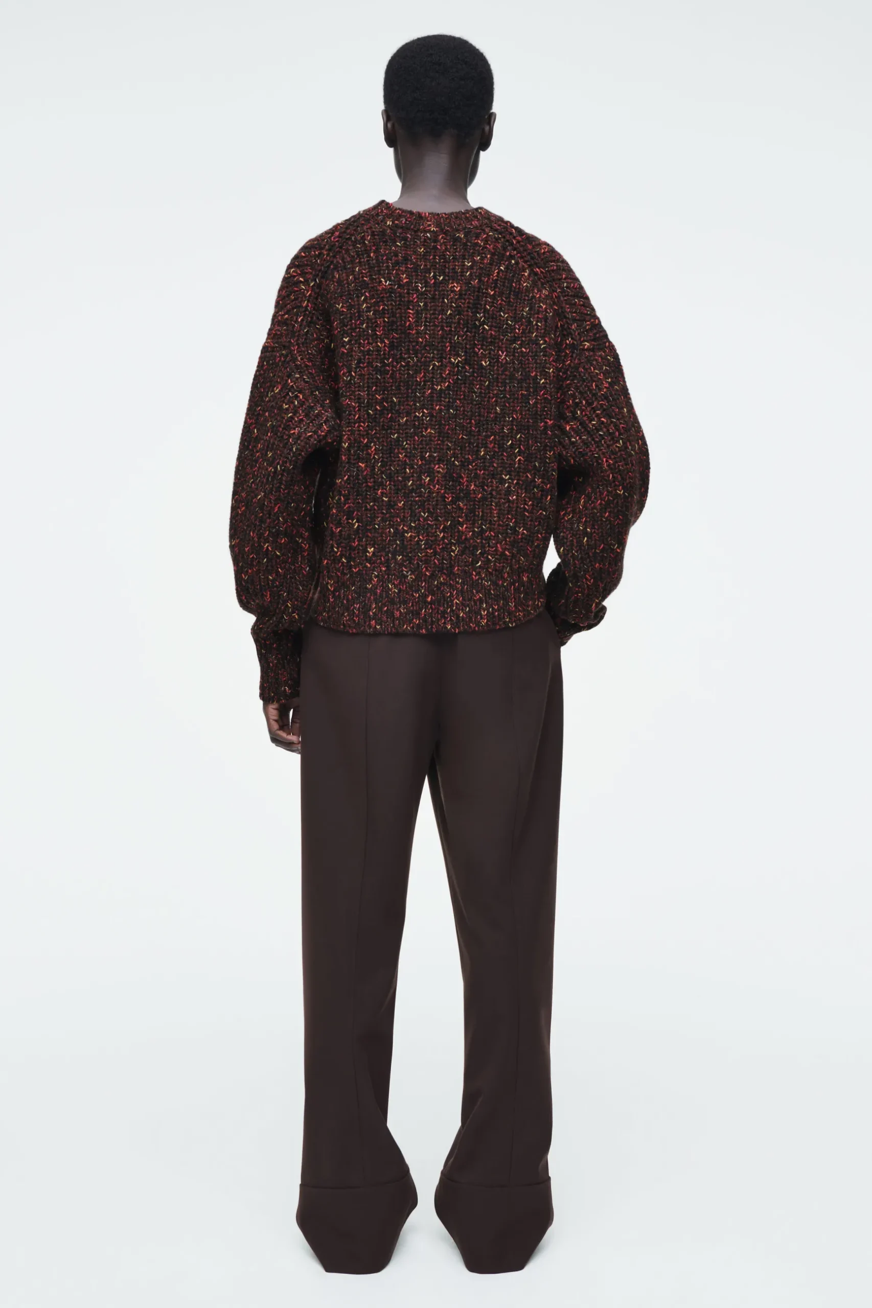 Outlet COS SWETER Z WEŁNĄ Z KONTRASTUJĄCYMI WŁÓKNAMI