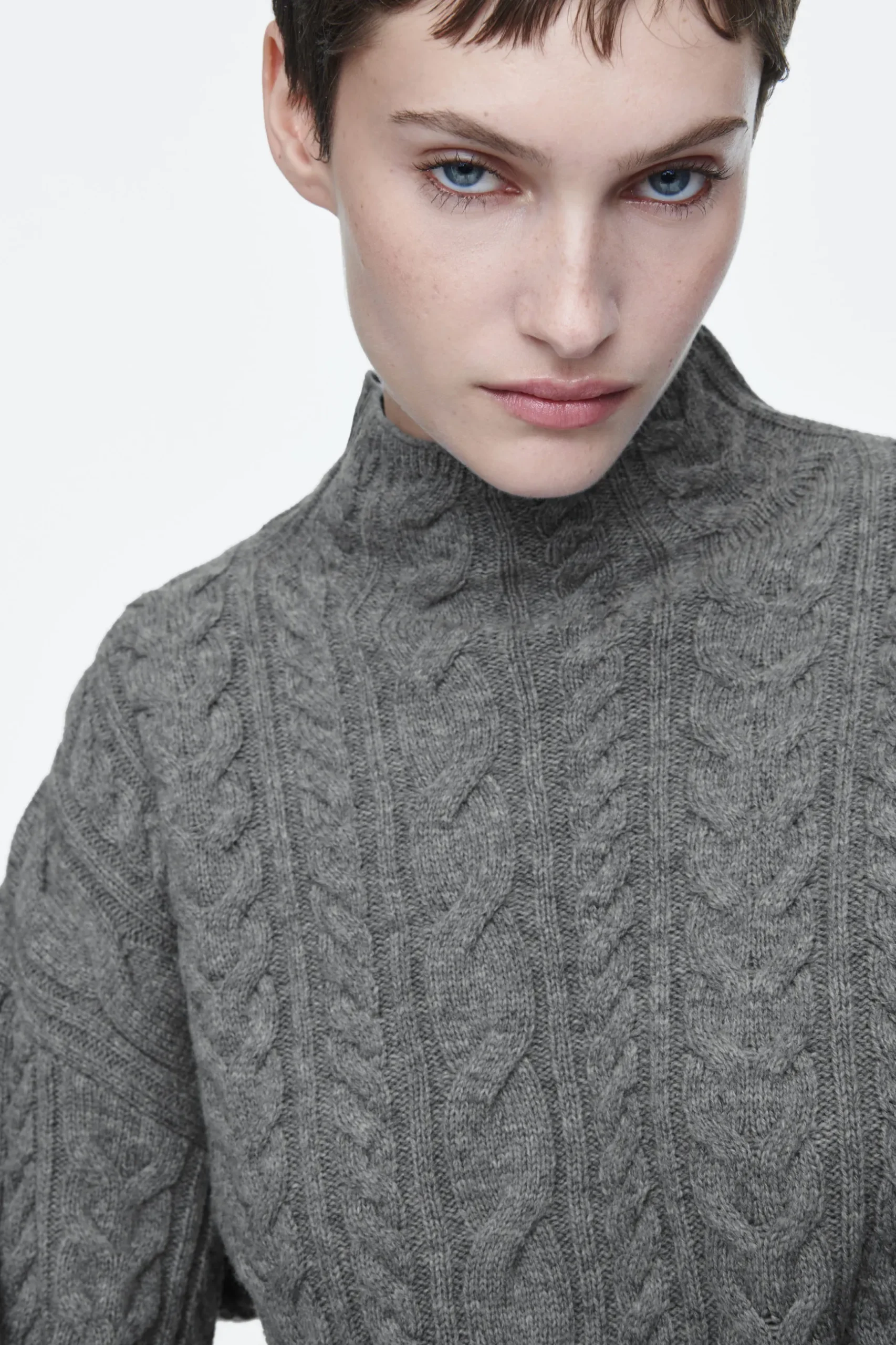 Fashion COS SWETER Z WEŁNIANEJ DZIANINY Z WARKOCZOWYM SPLOTEM