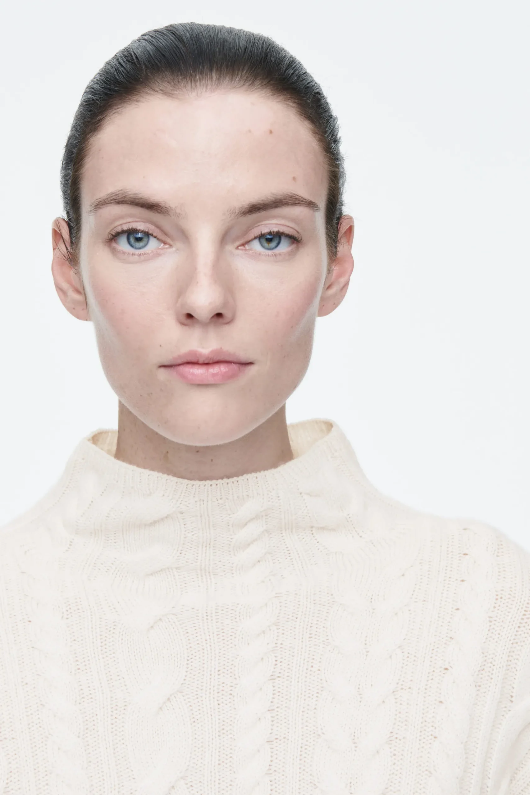 Hot COS SWETER Z WEŁNIANEJ DZIANINY Z WARKOCZOWYM SPLOTEM