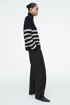 Best COS SWETER Z WEŁNY MERINO Z KOPERTOWYM GOLFEM