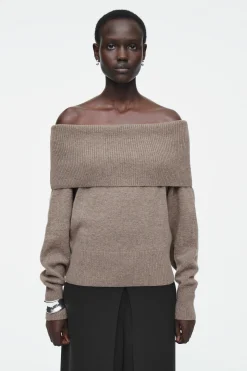 Best COS SWETER Z WEŁNY MERYNOSOWEJ ODSŁANIAJĄCY RAMIONA