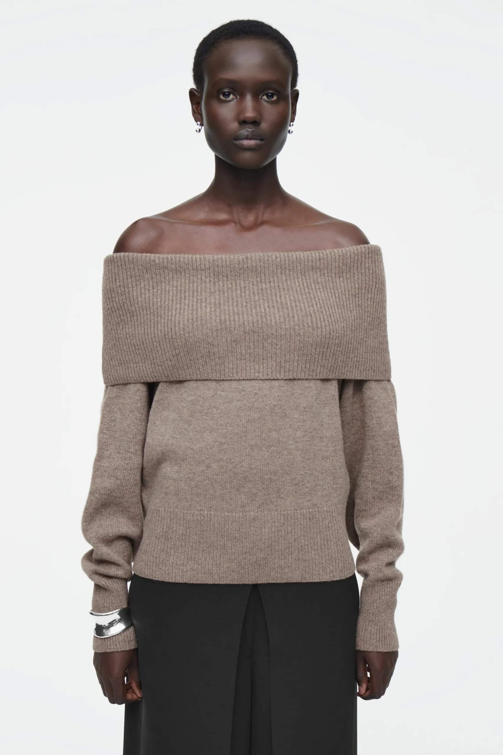 Best COS SWETER Z WEŁNY MERYNOSOWEJ ODSŁANIAJĄCY RAMIONA