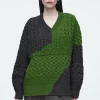 Sale COS SWETER Z WEŁNY MERYNOSOWEJ Z ABSTRAKCYJNYM WZOREM