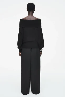 Online COS SWETER Z WEŁNY MERYNOSOWEJ ODSŁANIAJĄCY RAMIONA