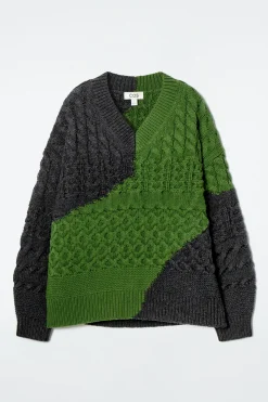 Sale COS SWETER Z WEŁNY MERYNOSOWEJ Z ABSTRAKCYJNYM WZOREM