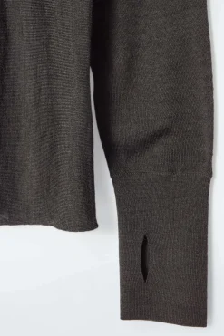 Online COS SWETER Z WEŁNY MERYNOSOWEJ Z WYSOKIM DEKOLTEM