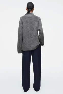 Best COS SWETER ZE SZCZOTKOWANEGO KASZMIRU Z PÓŁGOLFEM