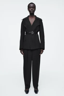 New COS SWOBODNA MARYNARKA Z KREPY
