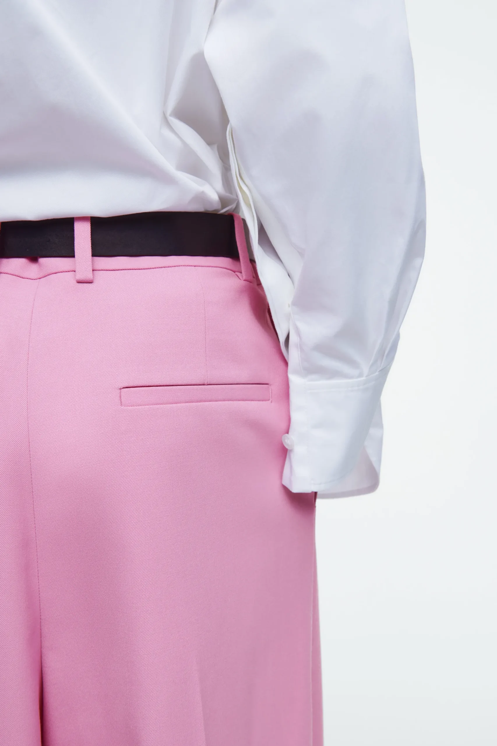 New COS SZEROKIE SPODNIE Z DIAGONALU – RELAXED FIT