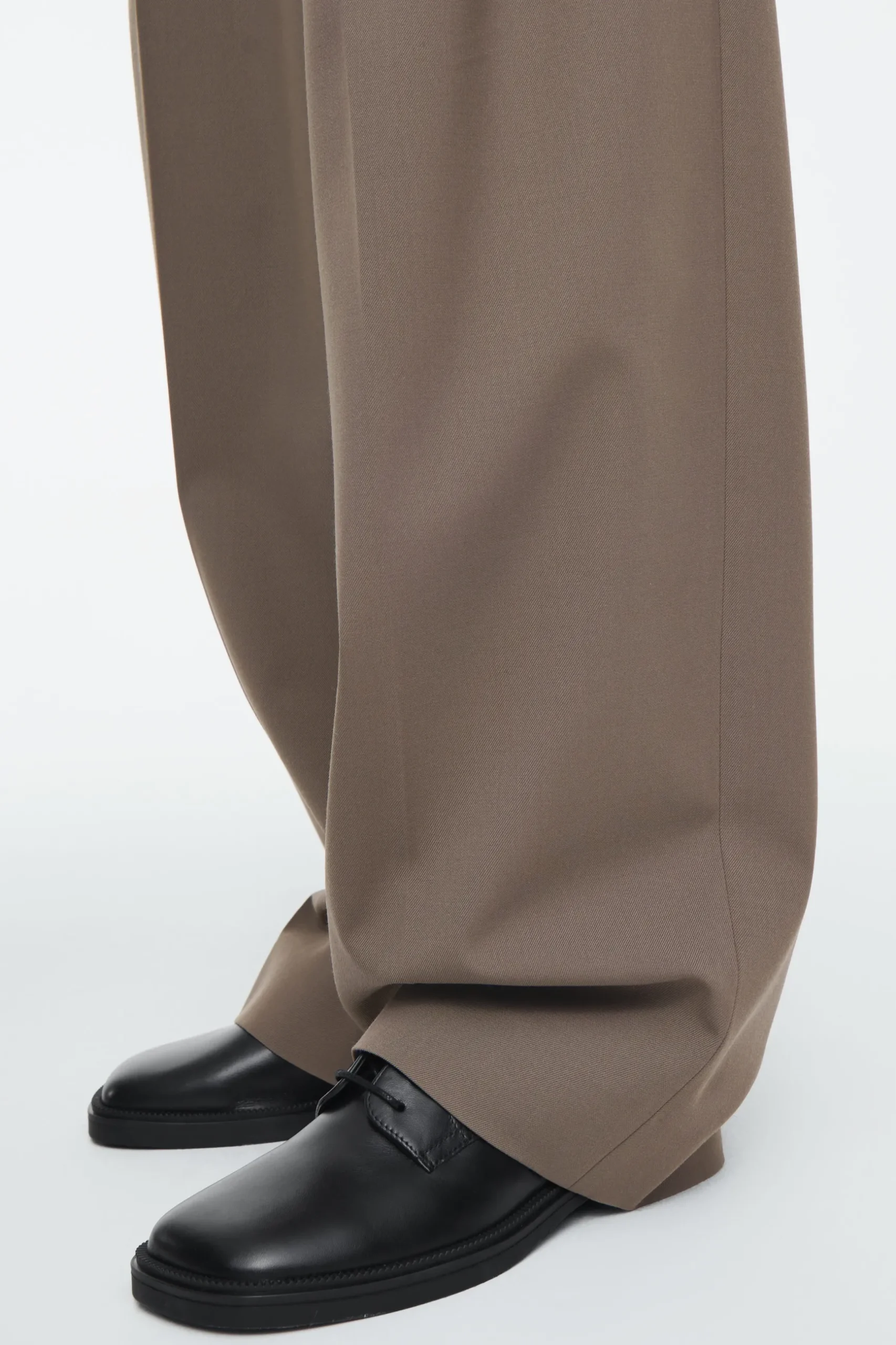 Sale COS SZEROKIE SPODNIE Z DIAGONALU – RELAXED FIT