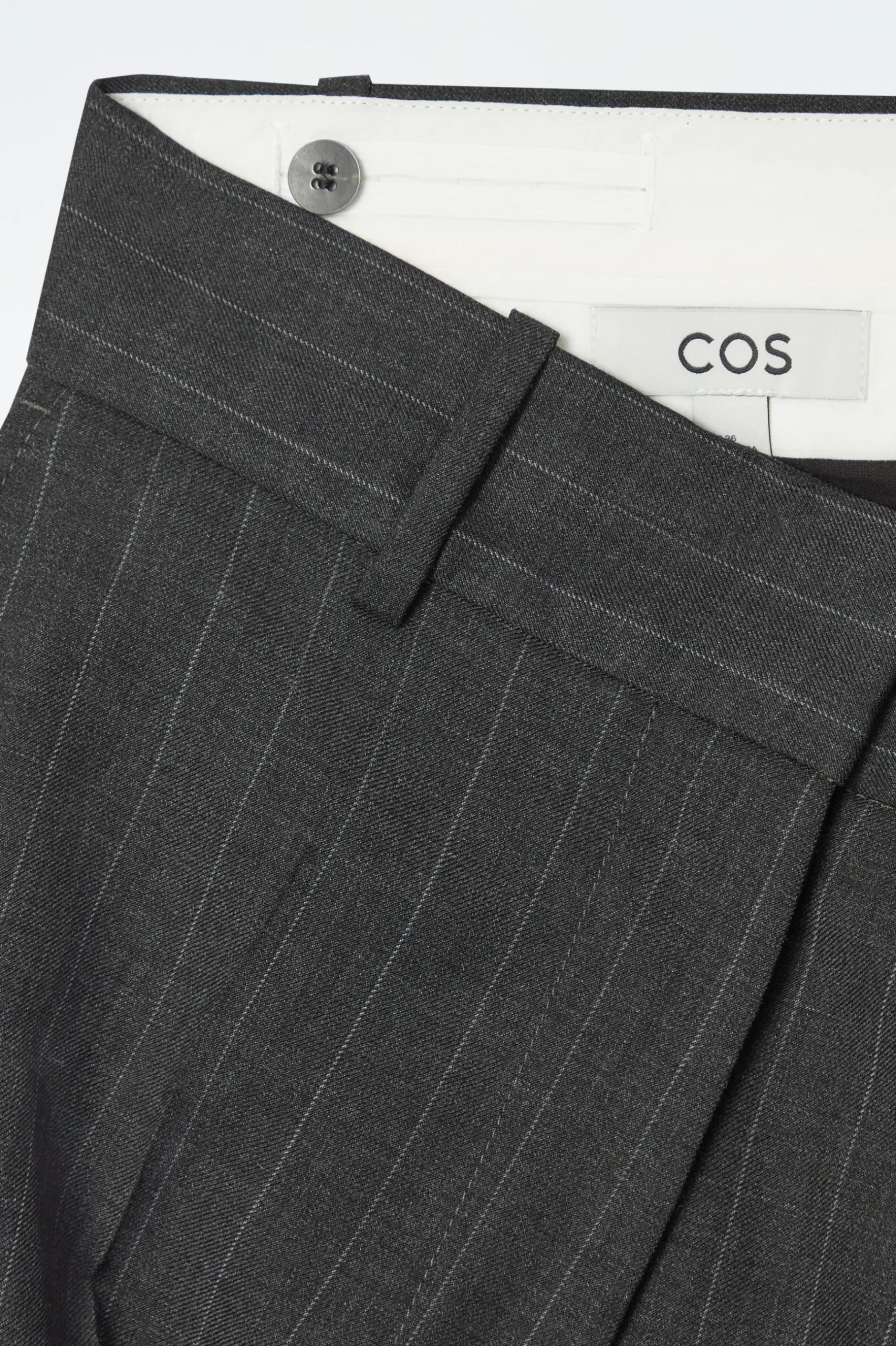 Clearance COS SZEROKIE WEŁNIANE SPODNIE W PRĄŻKI – REGULAR FIT