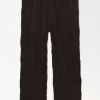 Clearance COS THE CRINKLED BARRELLEG TROUSERS Darkbrown