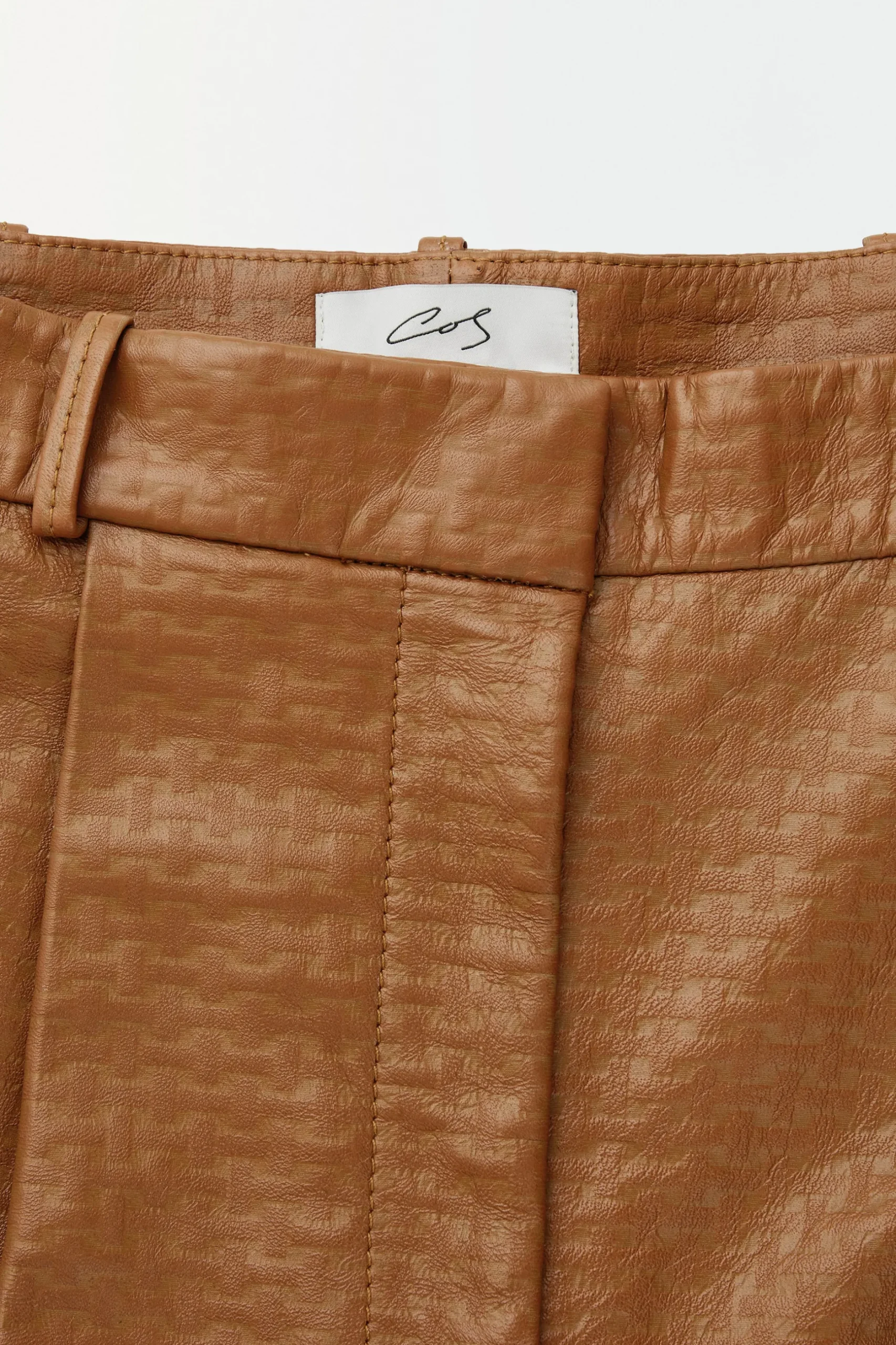 Discount COS THE EMBOSSEDLEATHER BERMUDA SHORTS