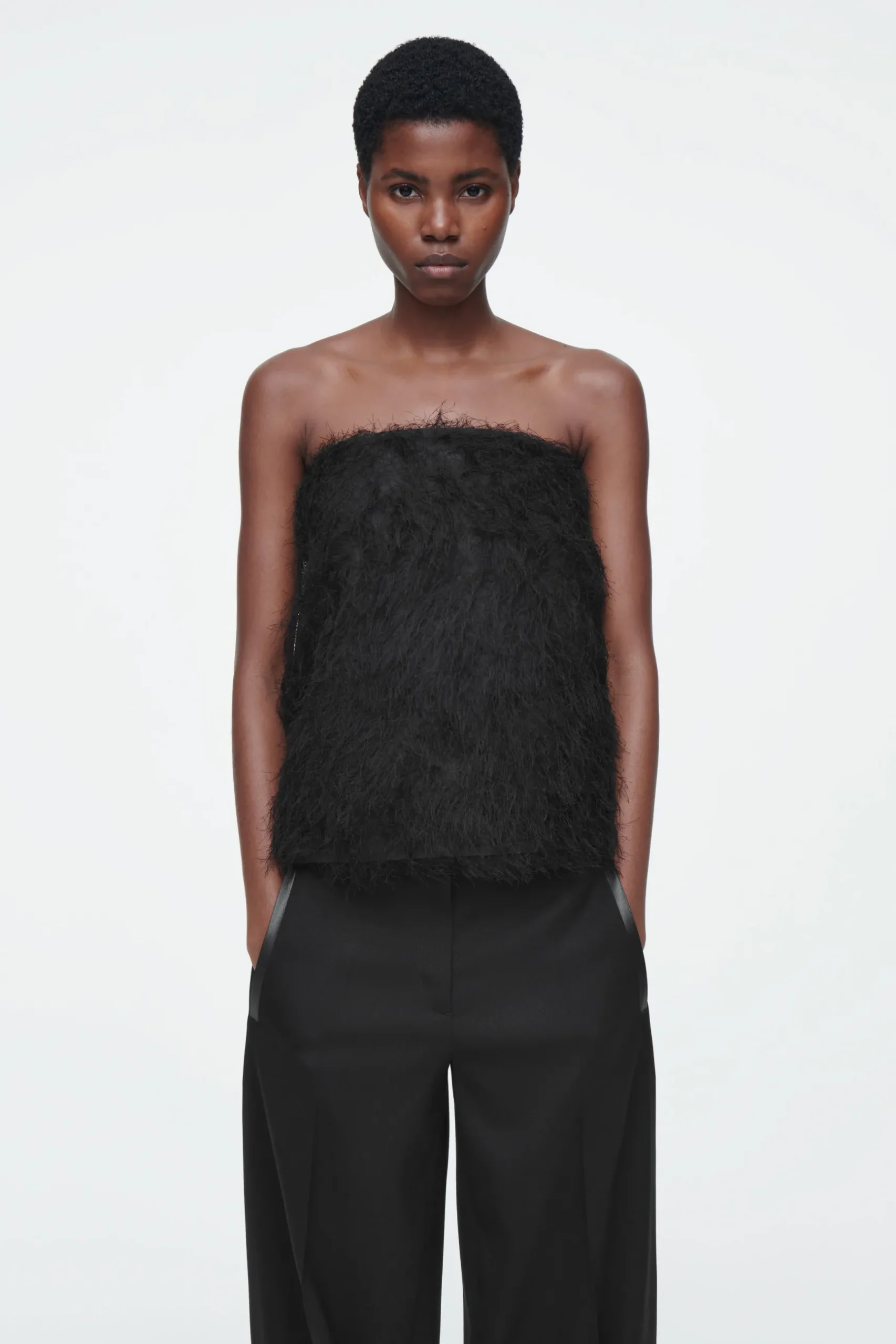Best COS TOP BANDEAU Z PIÓRAMI
