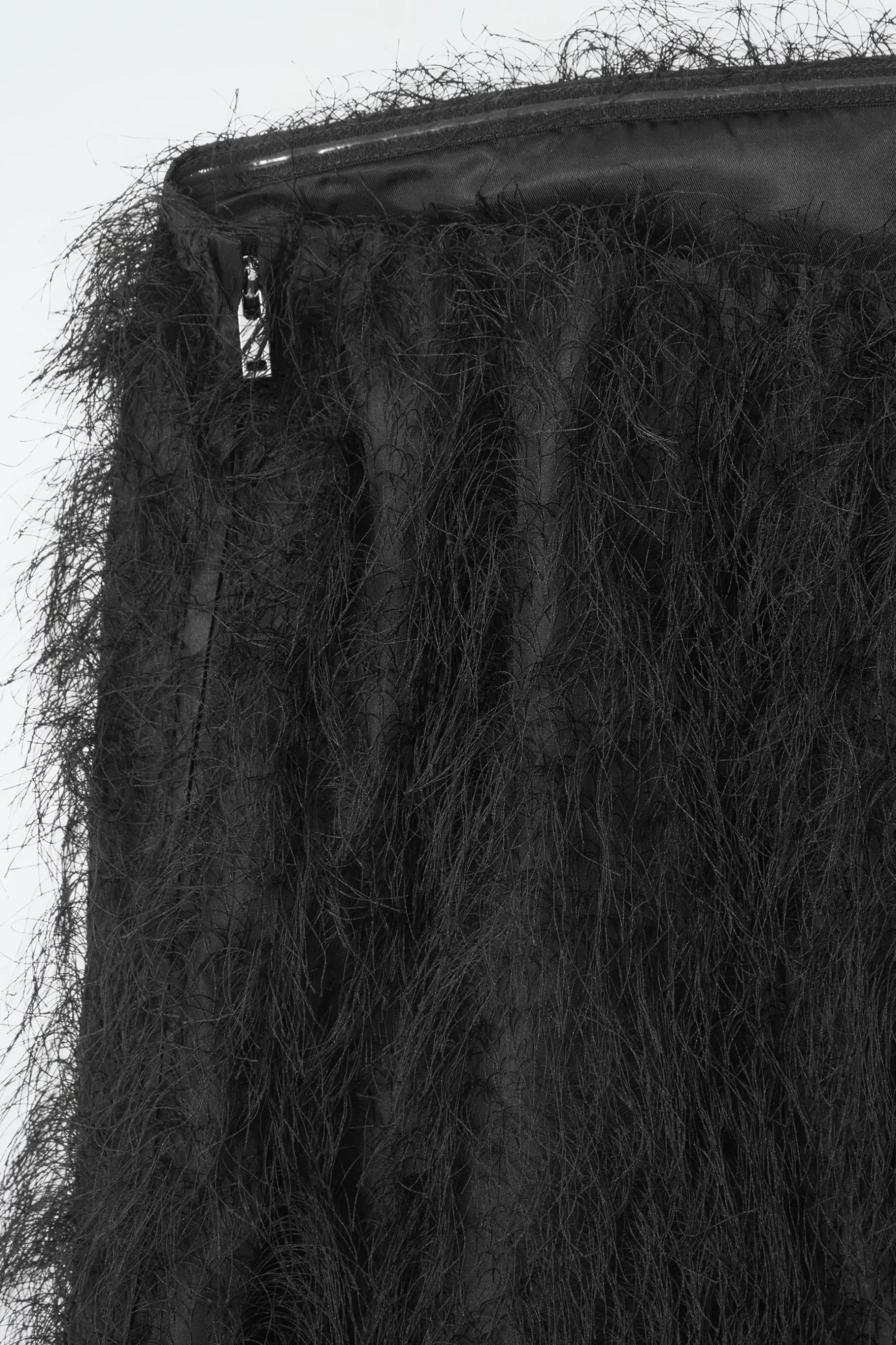 Best COS TOP BANDEAU Z PIÓRAMI