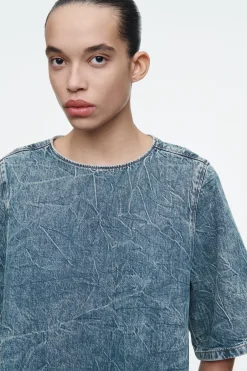 Discount COS TOP Z KRÓTKIM RĘKAWEM ZE SPRANEGO DENIMU