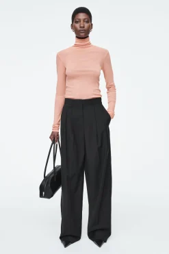 New COS TOP Z WEŁNY MERYNOSOWEJ Z PÓŁGOLFEM