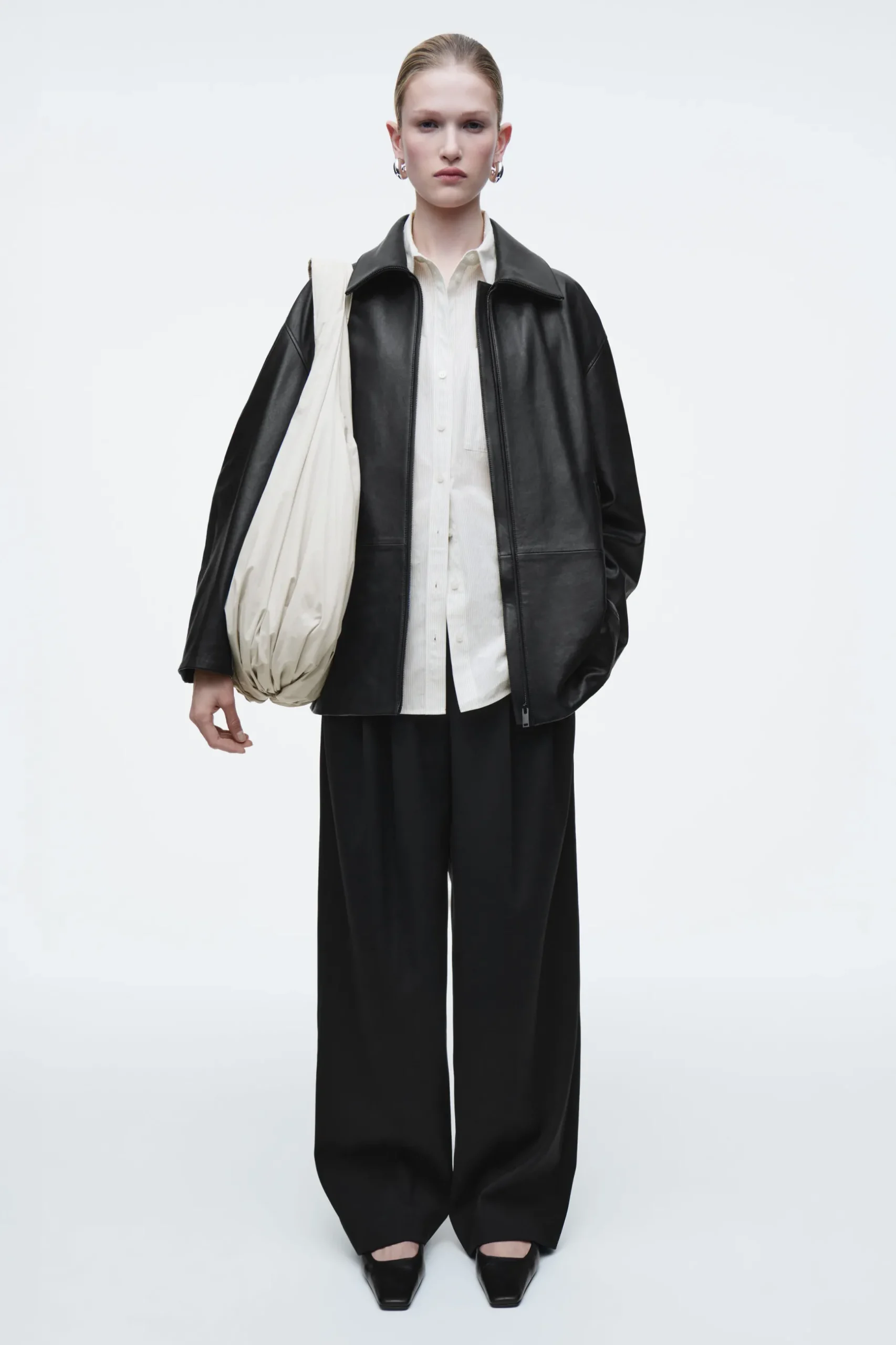 Hot COS TOREBKA „CLOUD” TYPU TOTE Kredowy