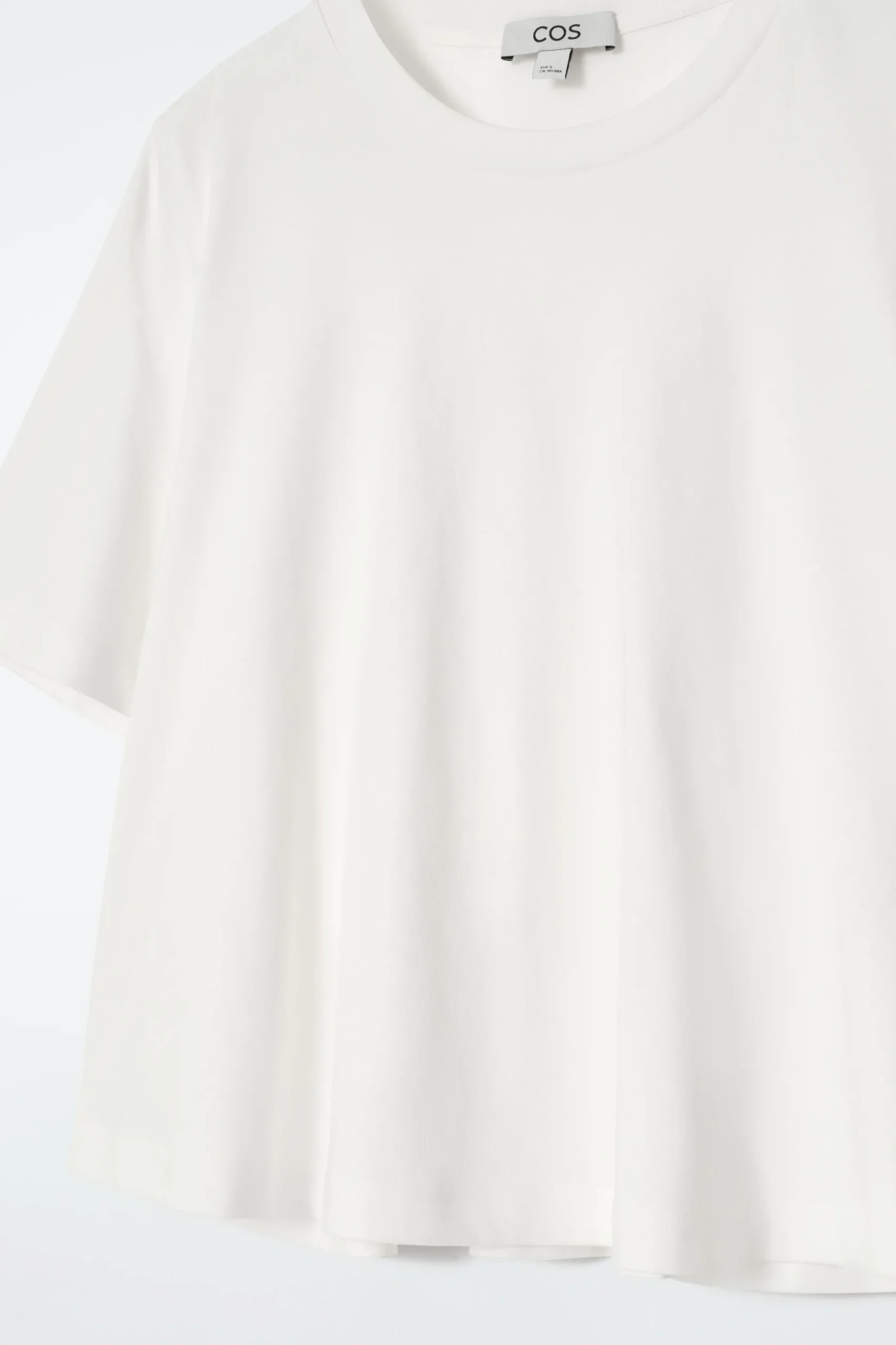 Online COS TRAPEZOWY T-SHIRT O LUŹNYM KROJU