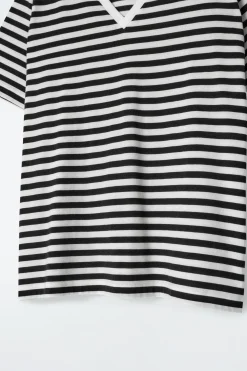 Clearance COS T-SHIRT 24/7 Z DEKOLTEM W SEREK – REGULAR FIT