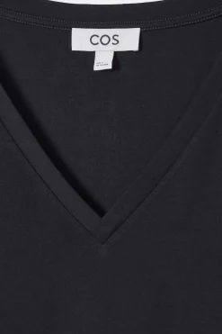 New COS T-SHIRT 24/7 Z DEKOLTEM W SEREK – REGULAR FIT