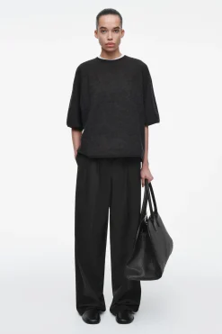 Outlet COS T-SHIRT Z PARZONEJ WEŁNY MERINO – OVERSIZED FIT