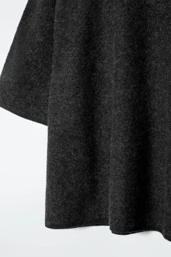 Outlet COS T-SHIRT Z PARZONEJ WEŁNY MERINO – OVERSIZED FIT