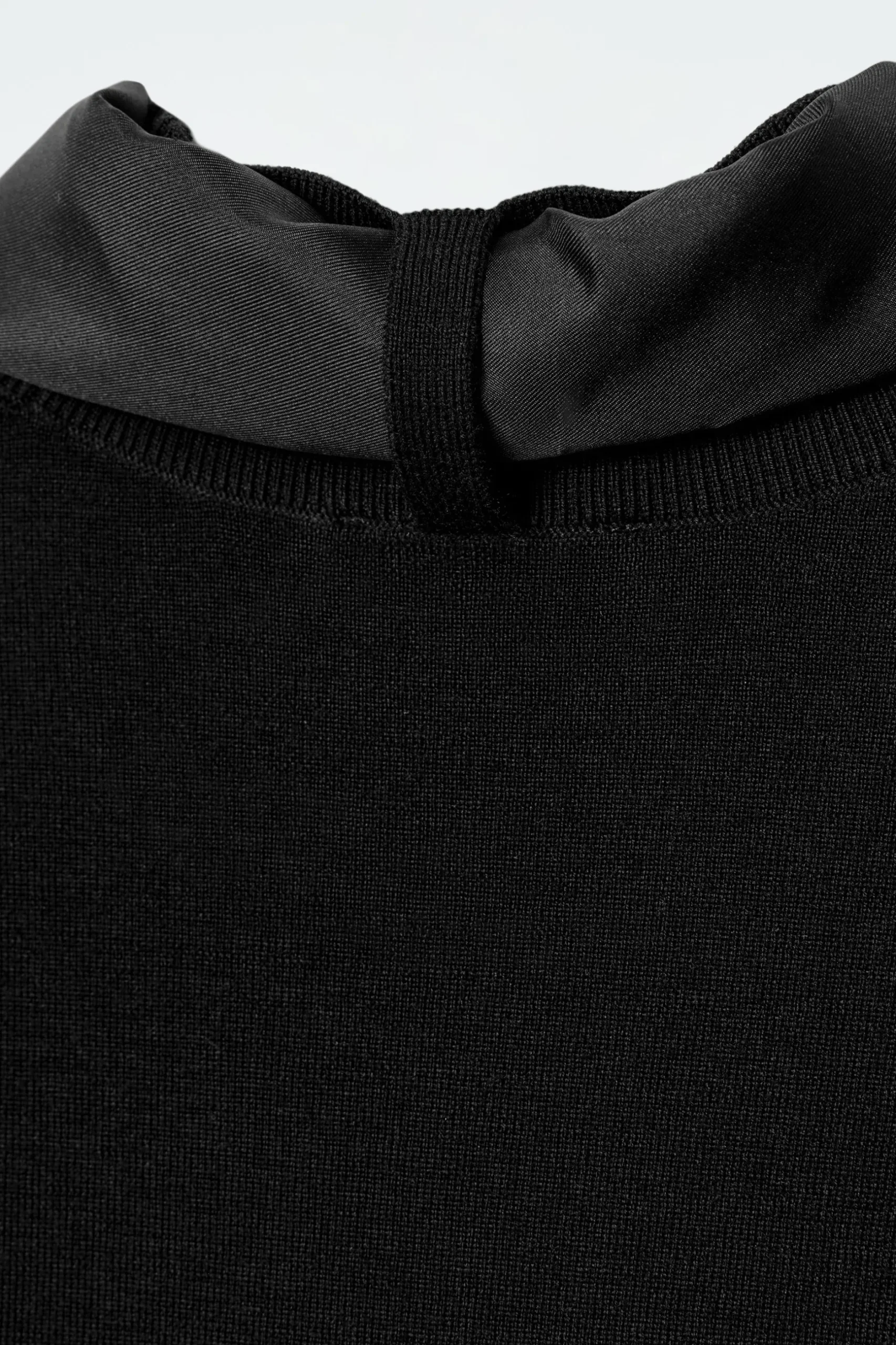 Discount COS T-SHIRT Z WEŁNY MERINO