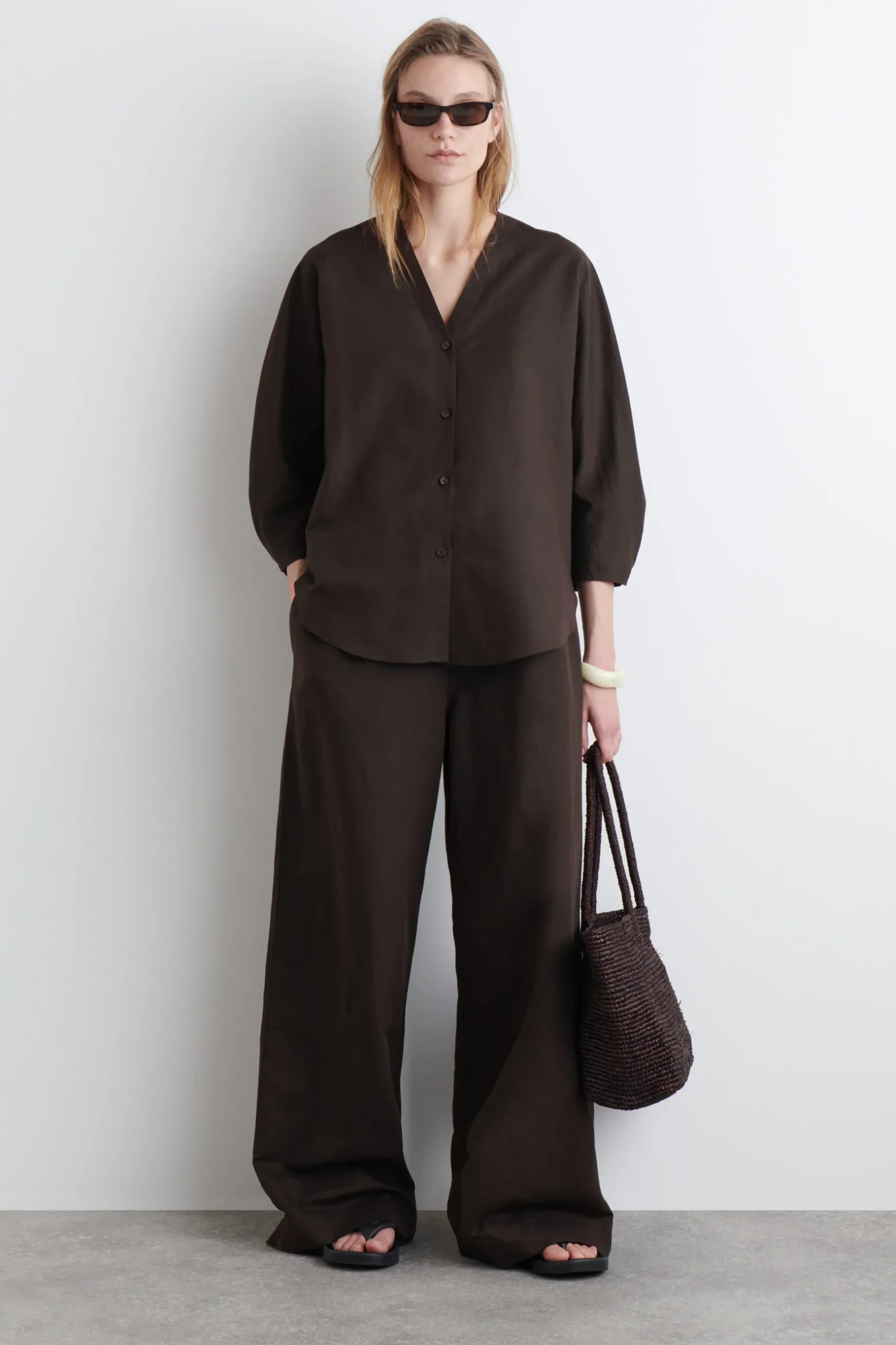 Outlet COS VNECK LINENCOTTON SHIRT