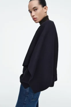 Fashion COS WEŁNIANA PELERYNA Z SZALEM