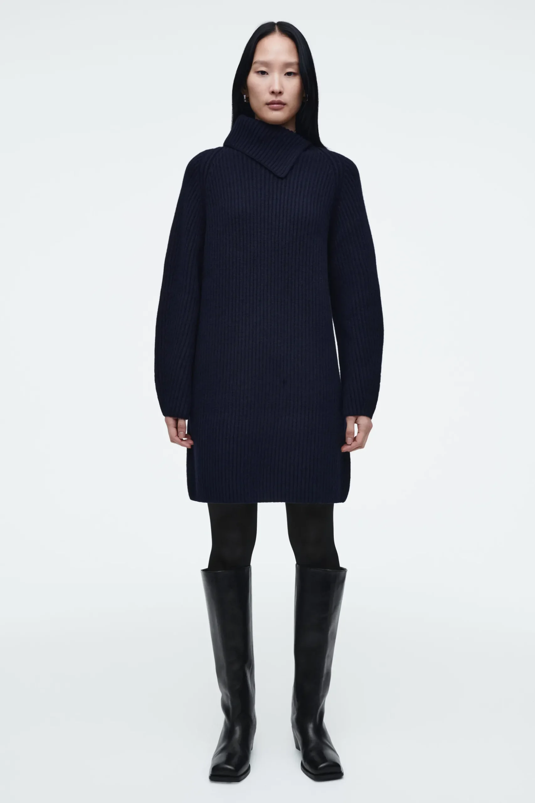 New COS WEŁNIANA SUKIENKA Z KOPERTOWYM GOLFEM