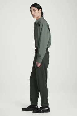 Fashion COS WEŁNIANE SPODNIE ZE ZWĘŻANYMI NOGAWKAMI Ciemnozielony