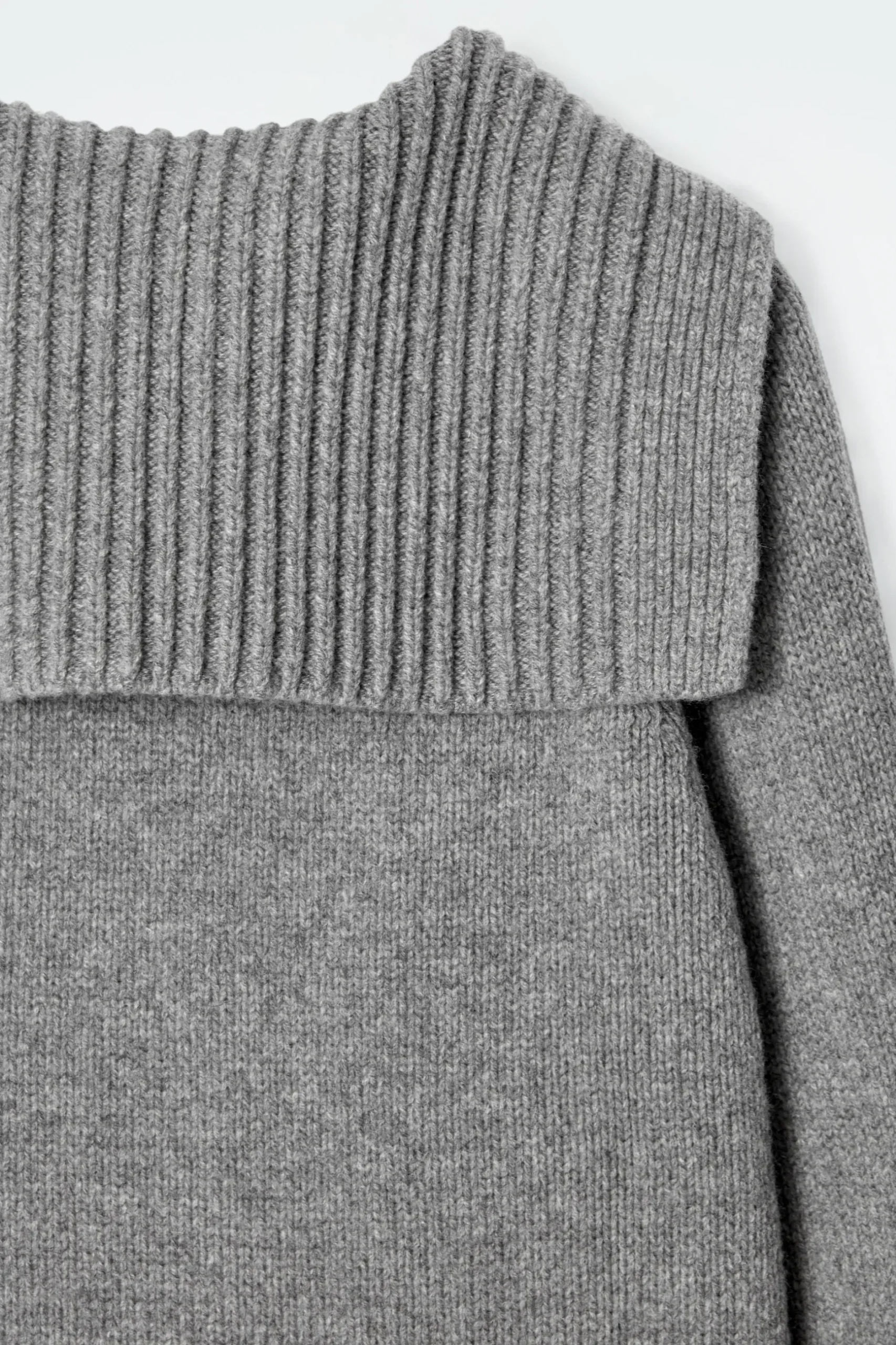 Fashion COS WEŁNIANY KARDIGAN Z ŻEGLARSKIM KOŁNIERZEM