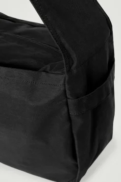 Outlet COS WODOODPORNA TORBA LISTONOSZKA Z NYLONEM