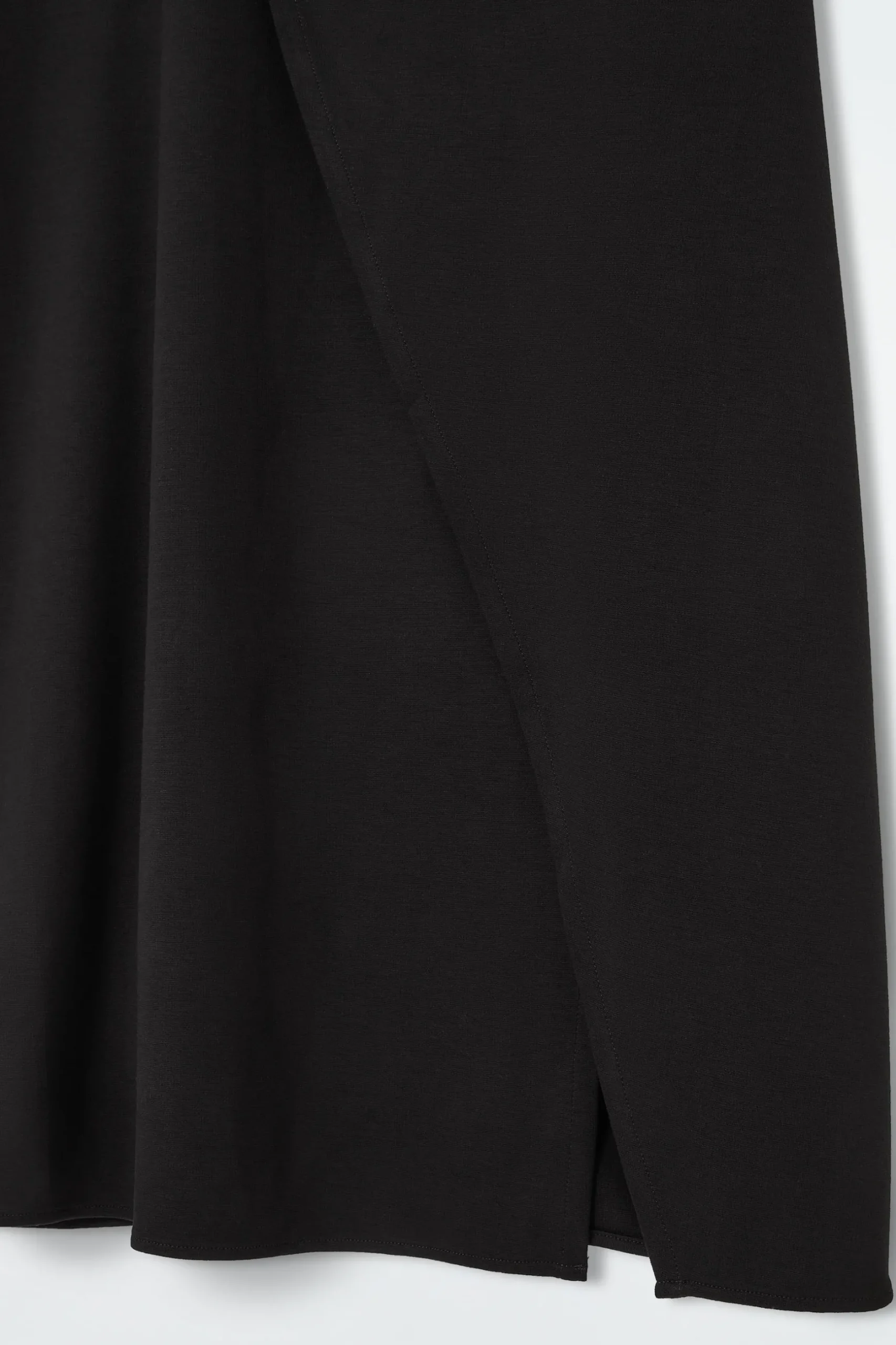 Outlet COS ZAKŁADANA DŻERSEJOWA SPÓDNICA MIDI