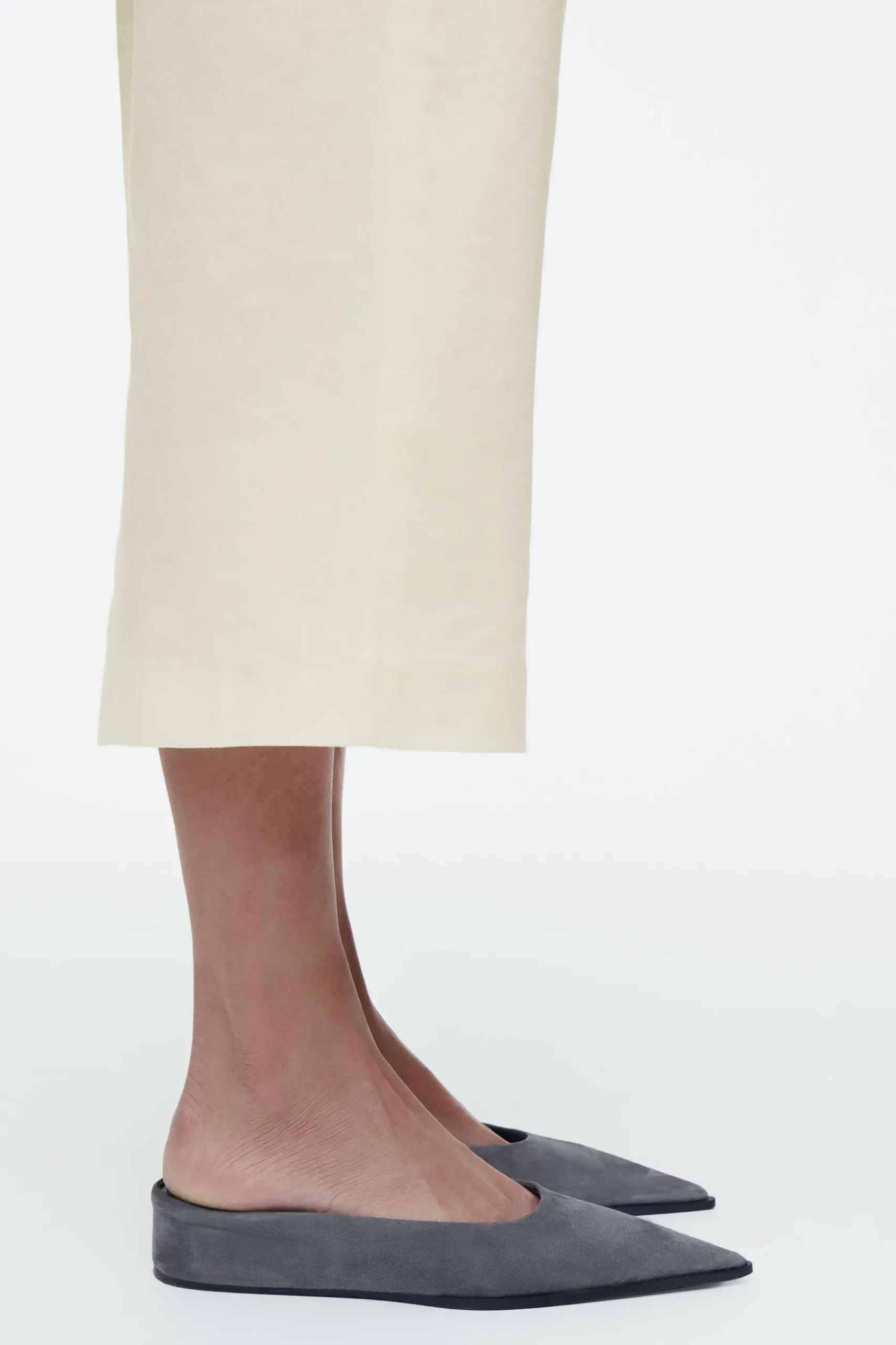 New COS ZAMSZOWE BUTY TYPU MULE ZE SZPICZASTYM NOSKIEM Antracyt