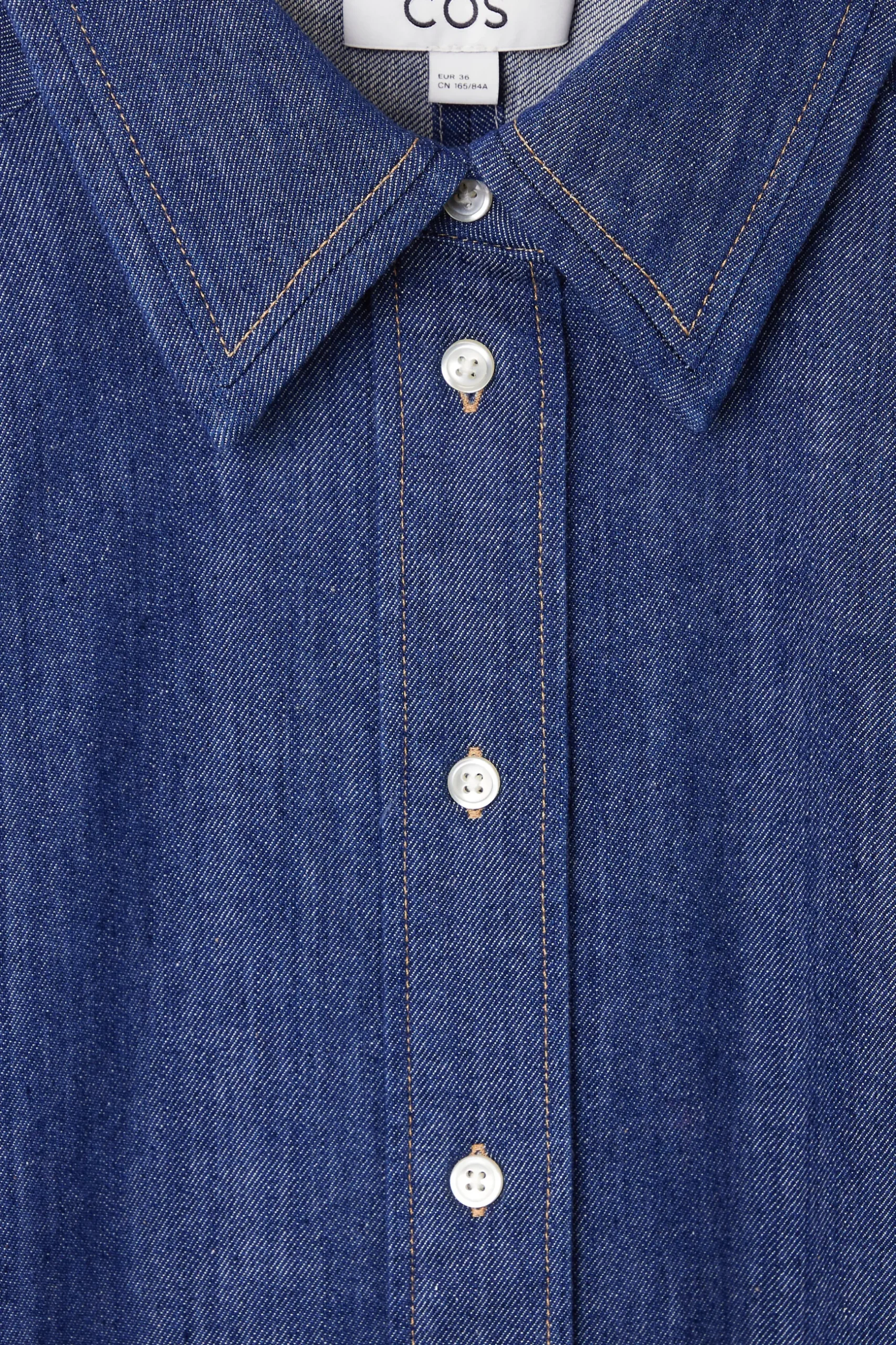 Outlet COS ZAOKRĄGLONA SZMIZJERKA JEANSOWA
