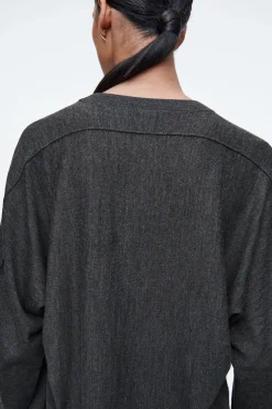 Best COS ZAOKRĄGLONY SWETER Z WEŁNY MERINO