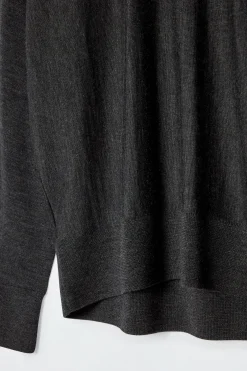 Best COS ZAOKRĄGLONY SWETER Z WEŁNY MERINO