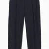 Outlet COS ZWĘŻANE SPODNIE CHINOS Z LNEM – REGULAR FIT