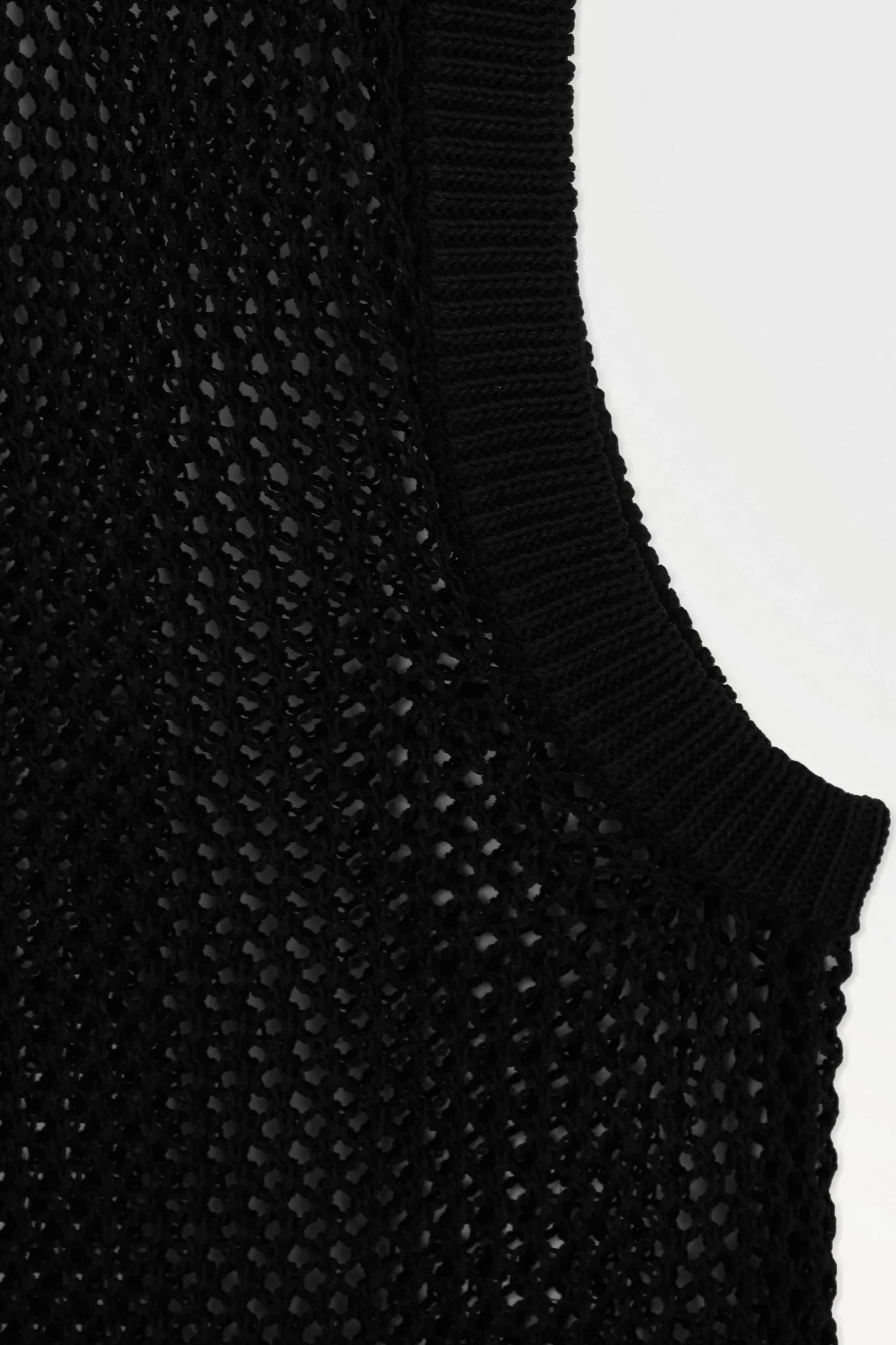 Discount COS AŻUROWA KAMIZELKA – OVERSIZED FIT Czarny