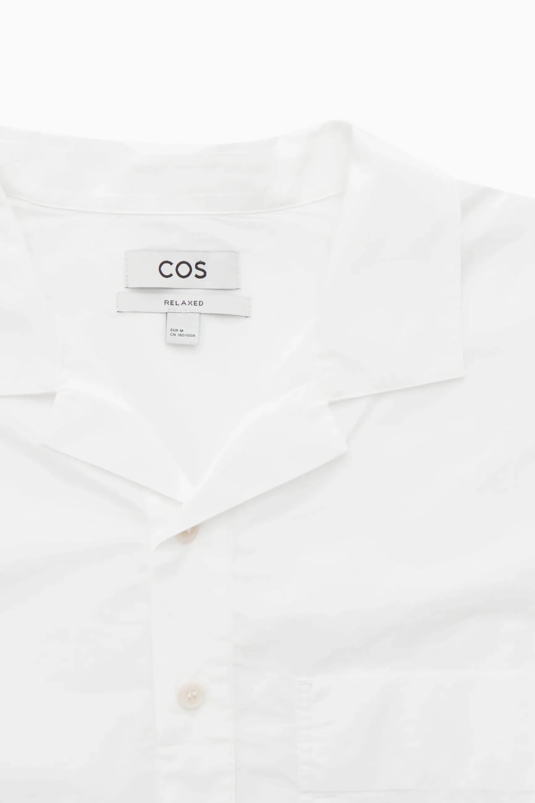 Outlet COS BAWEŁNIANA KOSZULA Z PÓŁPLISĄ – RELAXED FIT White