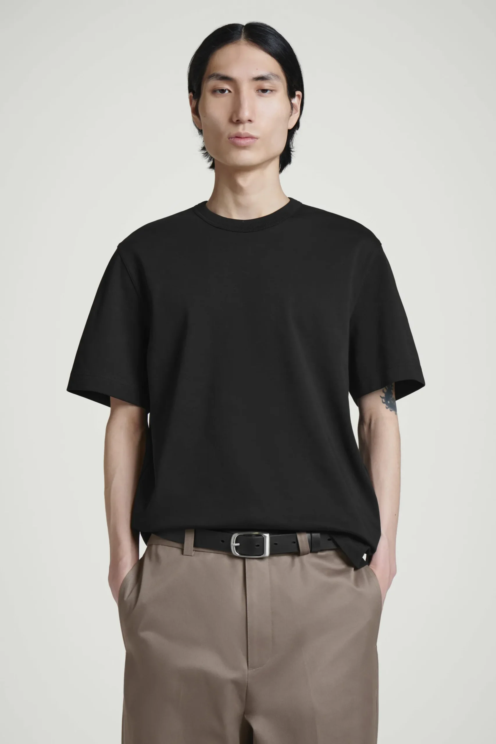Best COS BAWEŁNIANY T-SHIRT Z OKRĄGŁYM DEKOLTEM Czarny