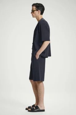 Sale COS BERMUDY Z DWUSTRONNEJ DZIANINY OVERSIZE Granatowy